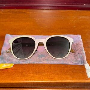 White Makani Sunski Sunglasses with Pouch
